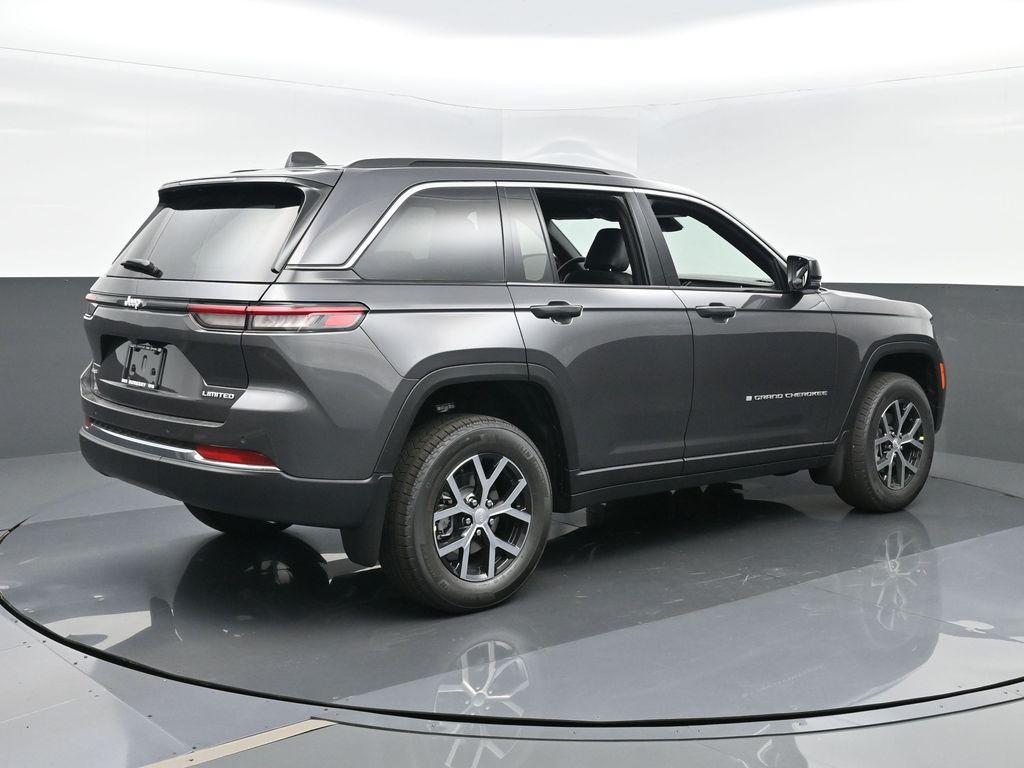 new 2025 Jeep Grand Cherokee car, priced at $46,935