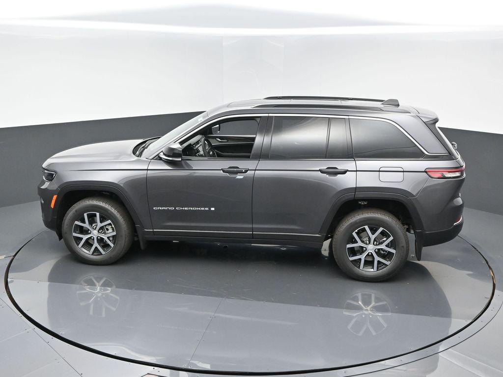 new 2025 Jeep Grand Cherokee car, priced at $46,935