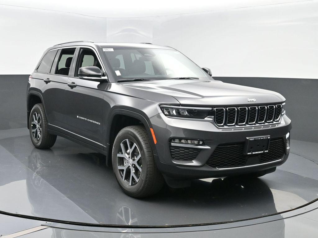 new 2025 Jeep Grand Cherokee car, priced at $46,935