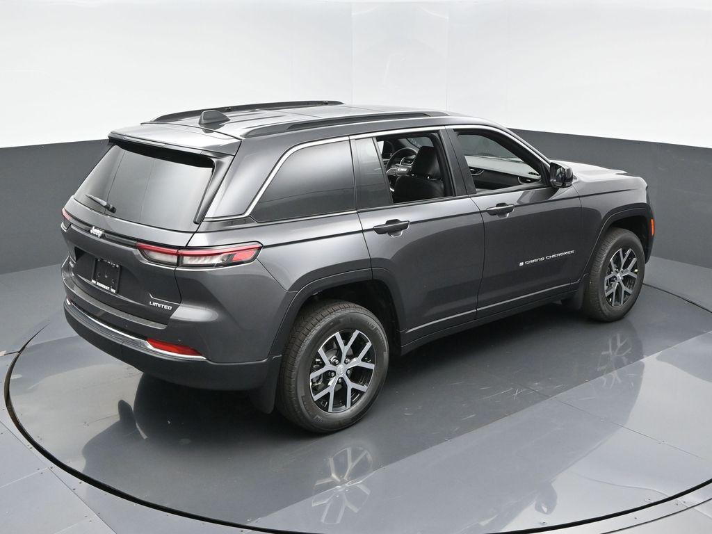 new 2025 Jeep Grand Cherokee car, priced at $46,935