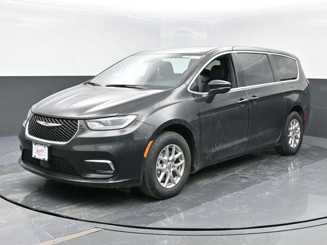 new 2025 Chrysler Pacifica car, priced at $44,145