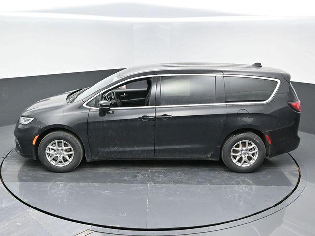 new 2025 Chrysler Pacifica car, priced at $44,145