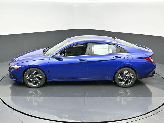 new 2025 Hyundai Elantra car, priced at $28,290