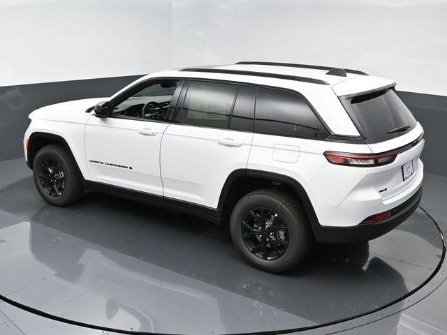 new 2024 Jeep Grand Cherokee car, priced at $46,000