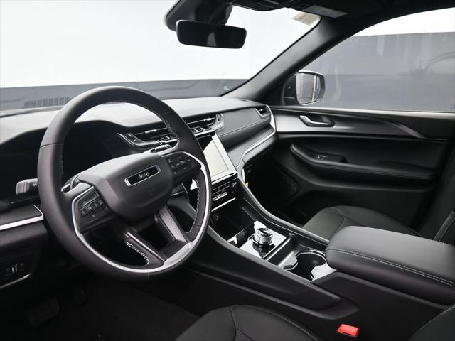 new 2025 Jeep Grand Cherokee car, priced at $42,767