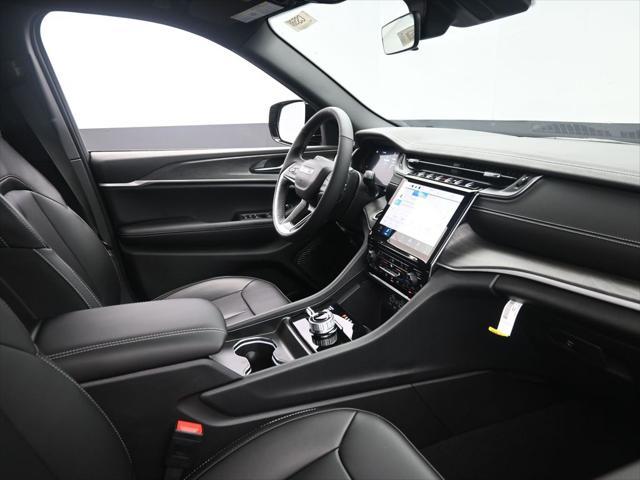 new 2025 Jeep Grand Cherokee car, priced at $42,450