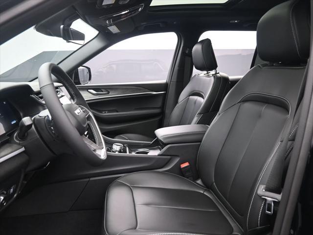 new 2025 Jeep Grand Cherokee car, priced at $42,450