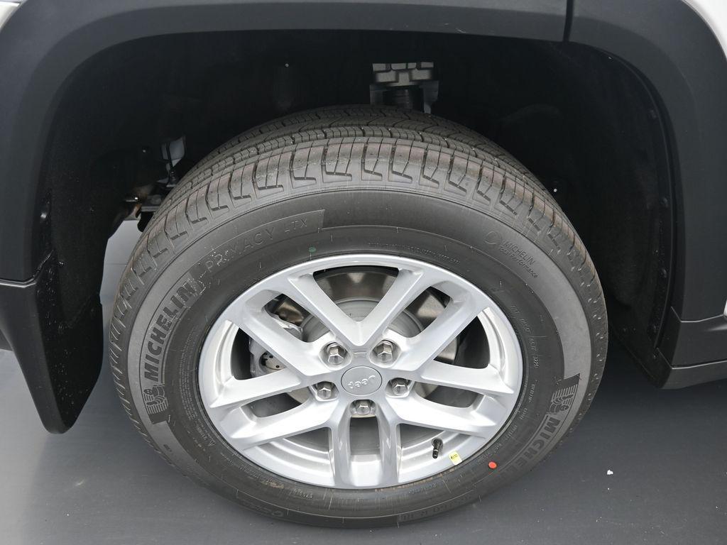 new 2025 Jeep Grand Cherokee car, priced at $41,750