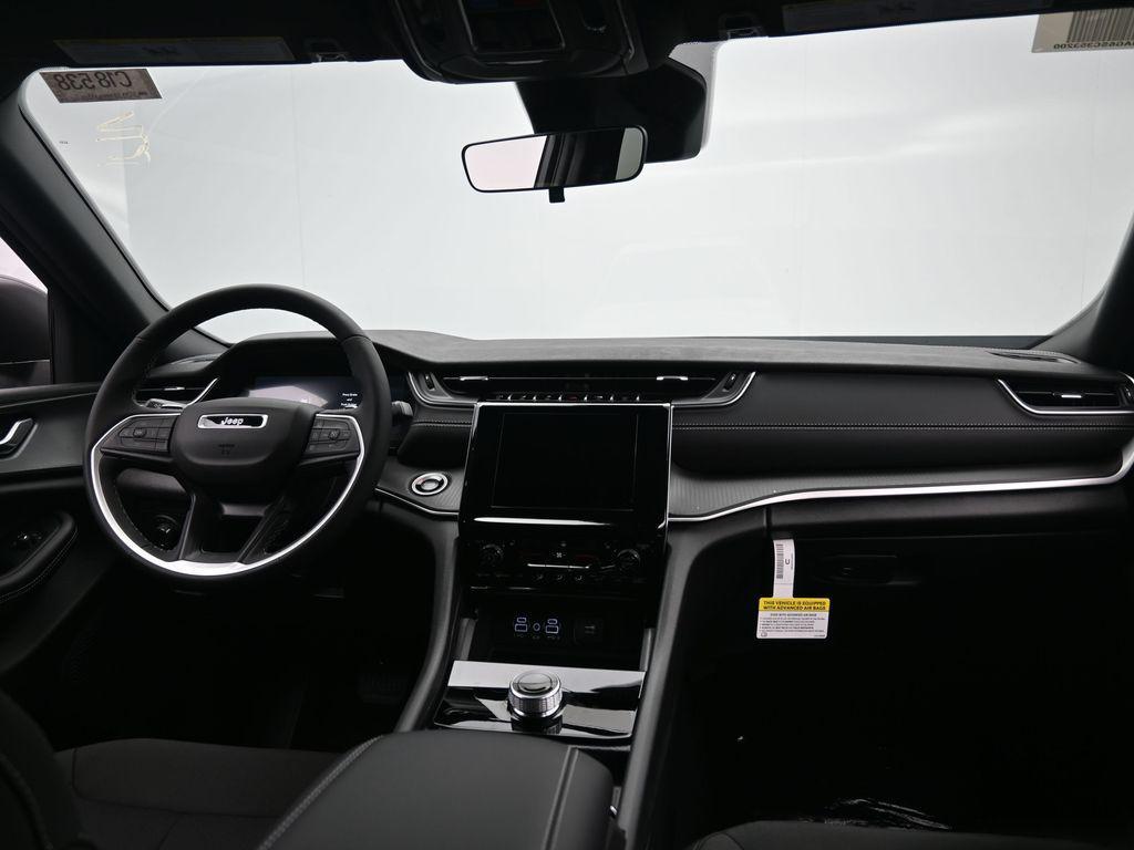 new 2025 Jeep Grand Cherokee car, priced at $41,750