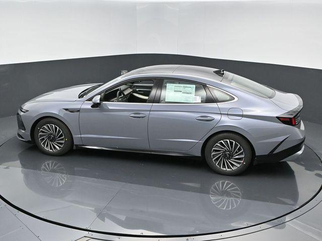 new 2025 Hyundai Sonata Hybrid car, priced at $39,140