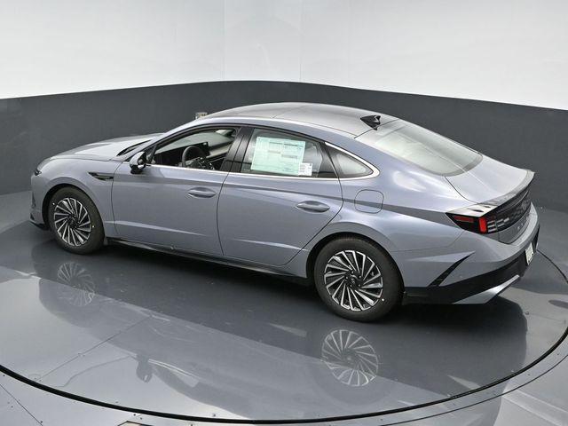 new 2025 Hyundai Sonata Hybrid car, priced at $39,140