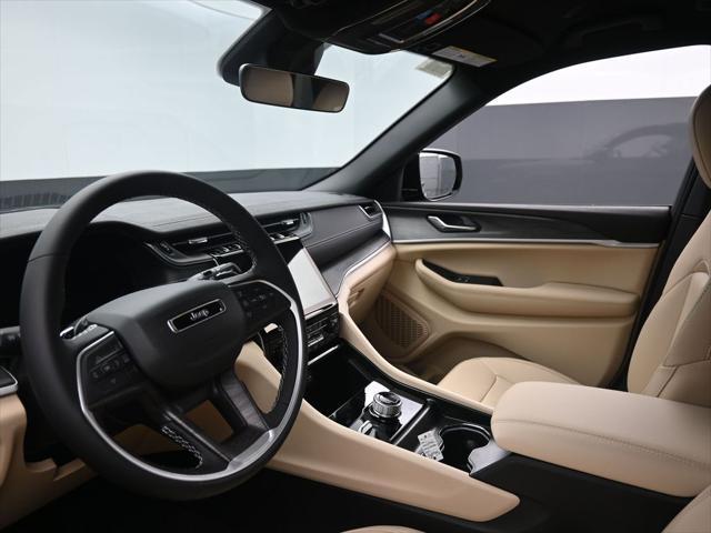 new 2025 Jeep Grand Cherokee car, priced at $47,606