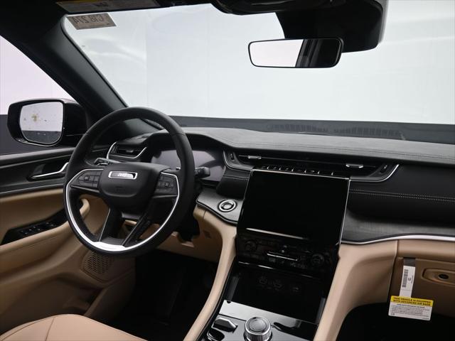 new 2025 Jeep Grand Cherokee car, priced at $47,606