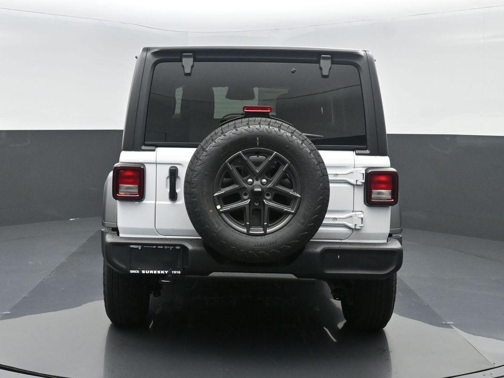 new 2025 Jeep Wrangler car, priced at $47,170