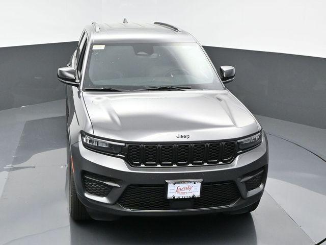 new 2024 Jeep Grand Cherokee car, priced at $46,000