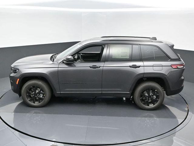 new 2024 Jeep Grand Cherokee car, priced at $46,000