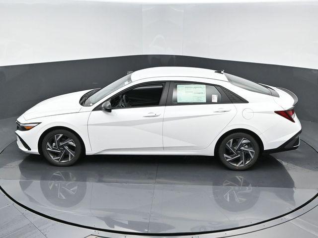 new 2025 Hyundai Elantra car, priced at $25,105