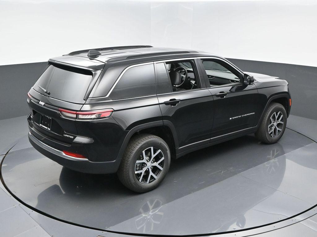 new 2025 Jeep Grand Cherokee car, priced at $47,760