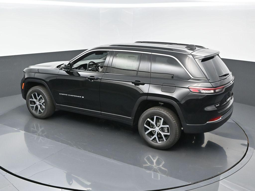 new 2025 Jeep Grand Cherokee car, priced at $47,760