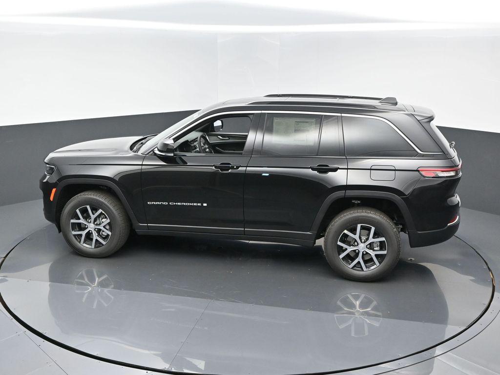new 2025 Jeep Grand Cherokee car, priced at $47,760