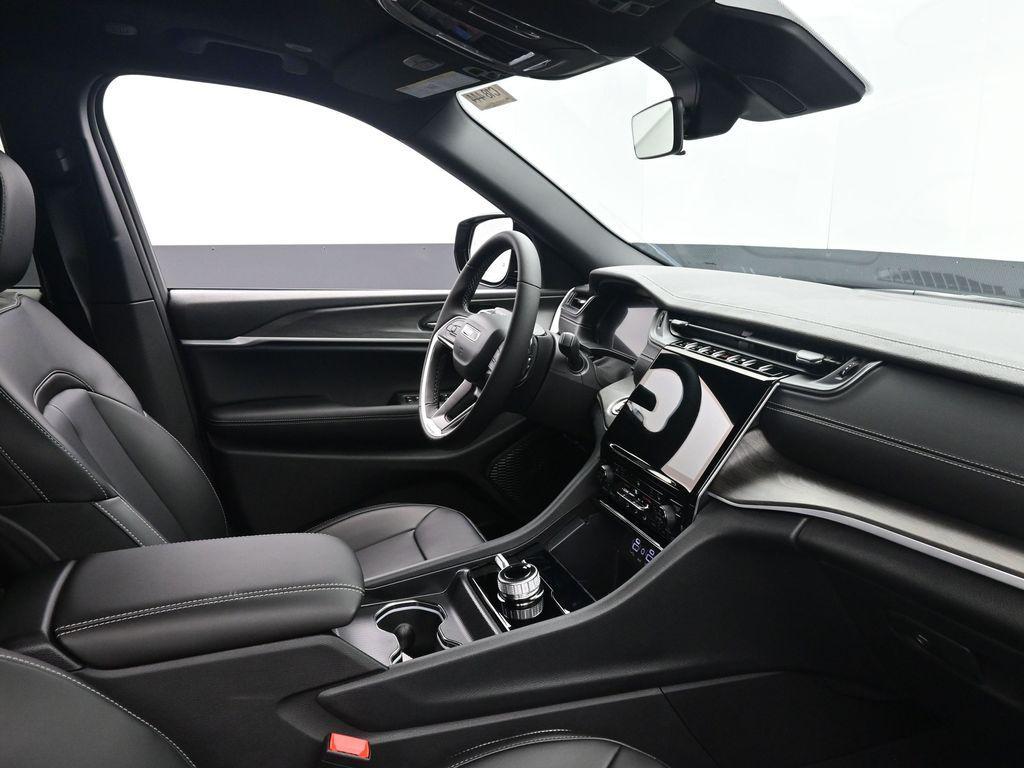 new 2025 Jeep Grand Cherokee car, priced at $47,760