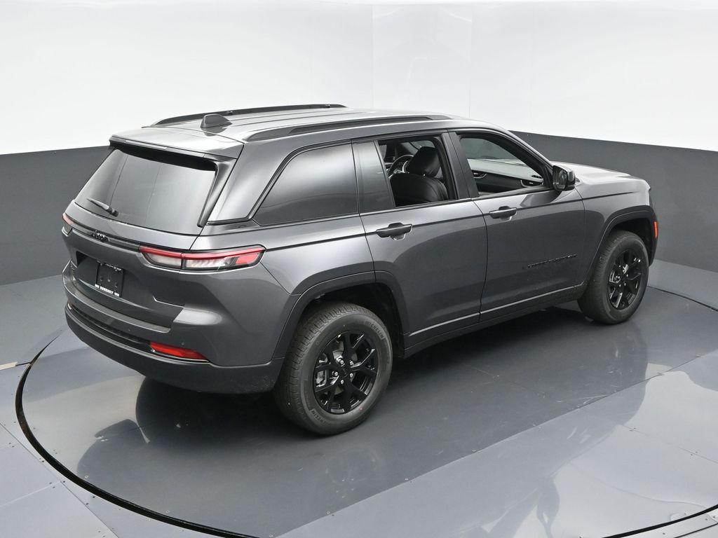 new 2025 Jeep Grand Cherokee car, priced at $43,230