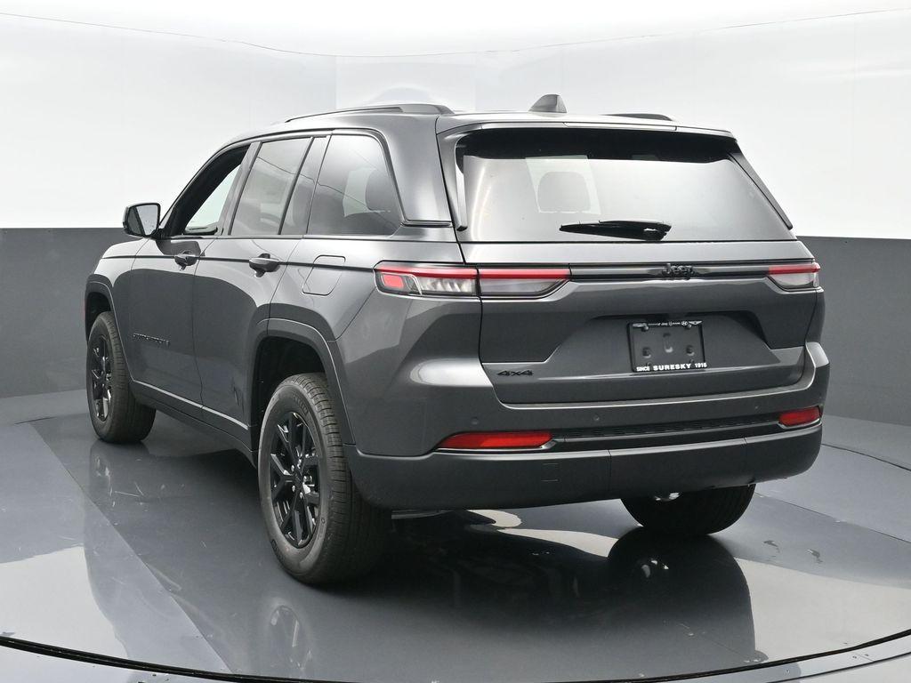 new 2025 Jeep Grand Cherokee car, priced at $43,230