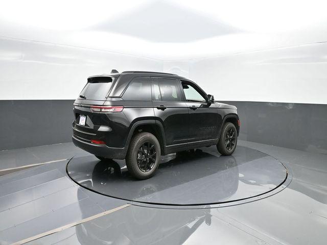 new 2024 Jeep Grand Cherokee car, priced at $46,000