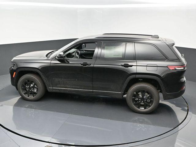 new 2024 Jeep Grand Cherokee car, priced at $46,000