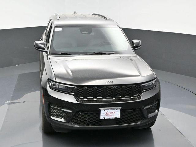 new 2024 Jeep Grand Cherokee car, priced at $46,000