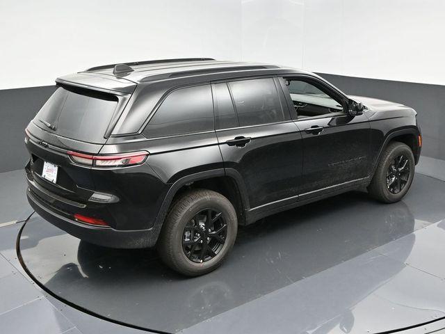 new 2024 Jeep Grand Cherokee car, priced at $46,000