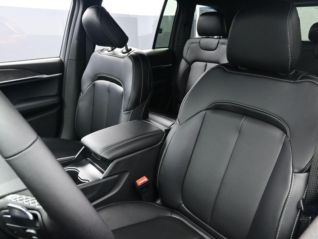 new 2025 Jeep Grand Cherokee car, priced at $46,260