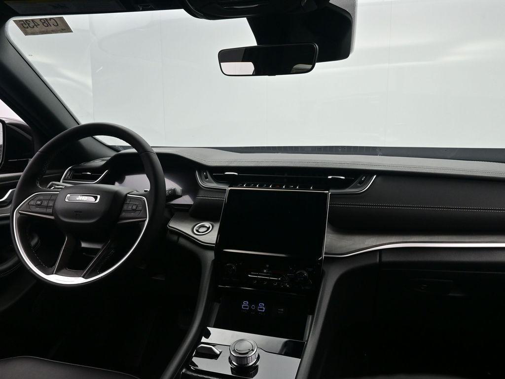 new 2025 Jeep Grand Cherokee car, priced at $46,260