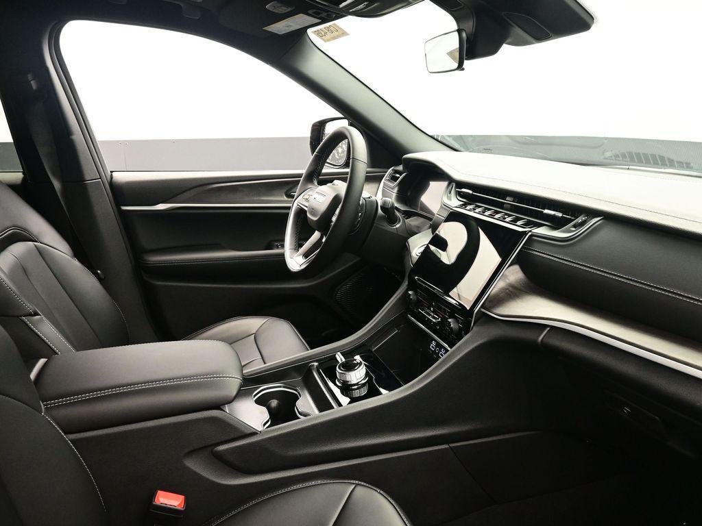 new 2025 Jeep Grand Cherokee car, priced at $46,260