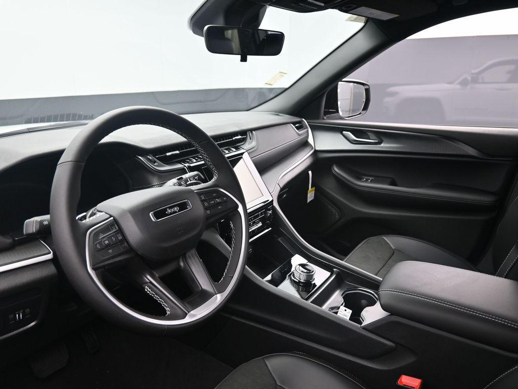 new 2025 Jeep Grand Cherokee L car, priced at $46,060