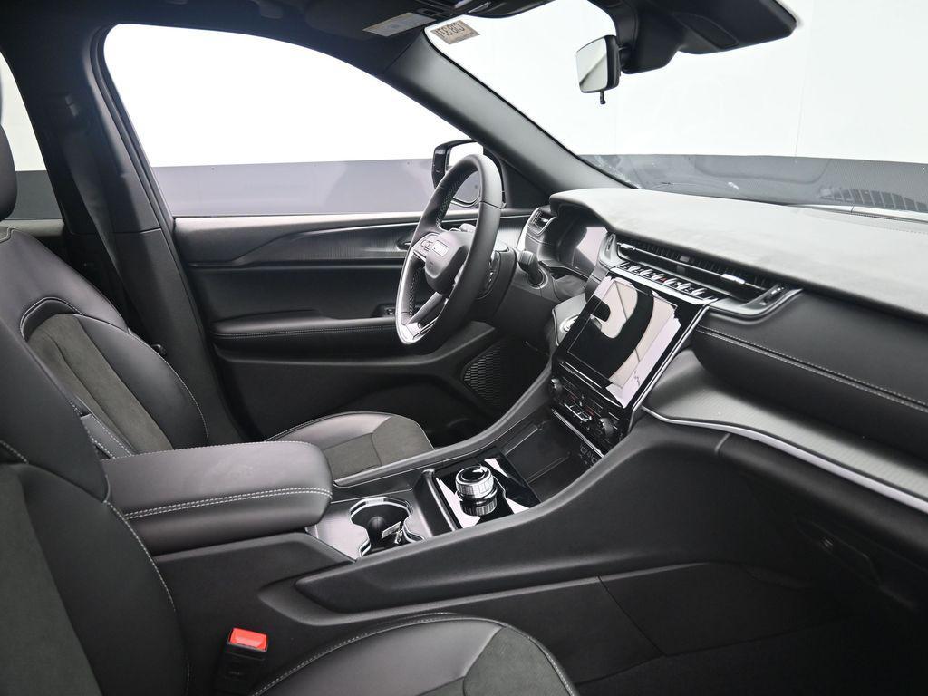 new 2025 Jeep Grand Cherokee L car, priced at $46,060