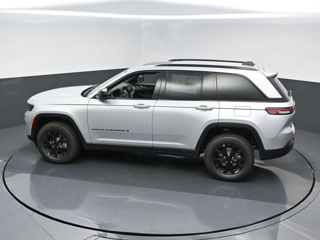 new 2025 Jeep Grand Cherokee car, priced at $44,480