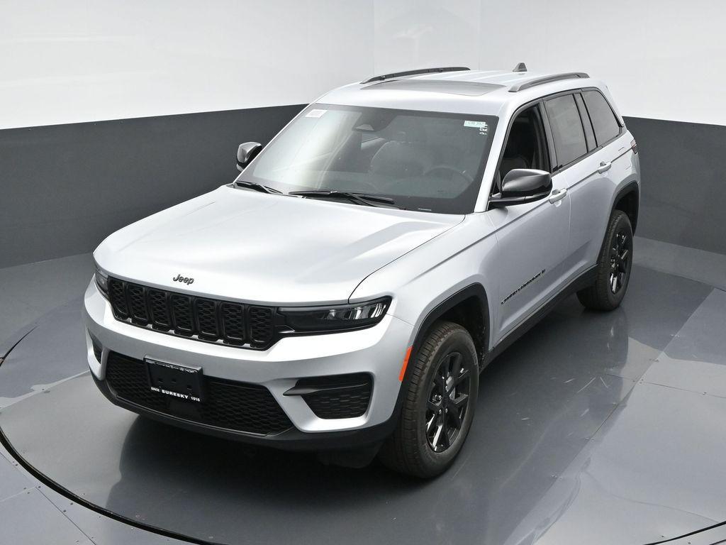 new 2025 Jeep Grand Cherokee car, priced at $44,480