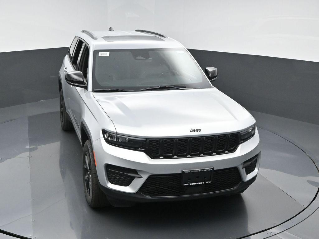 new 2025 Jeep Grand Cherokee car, priced at $44,480