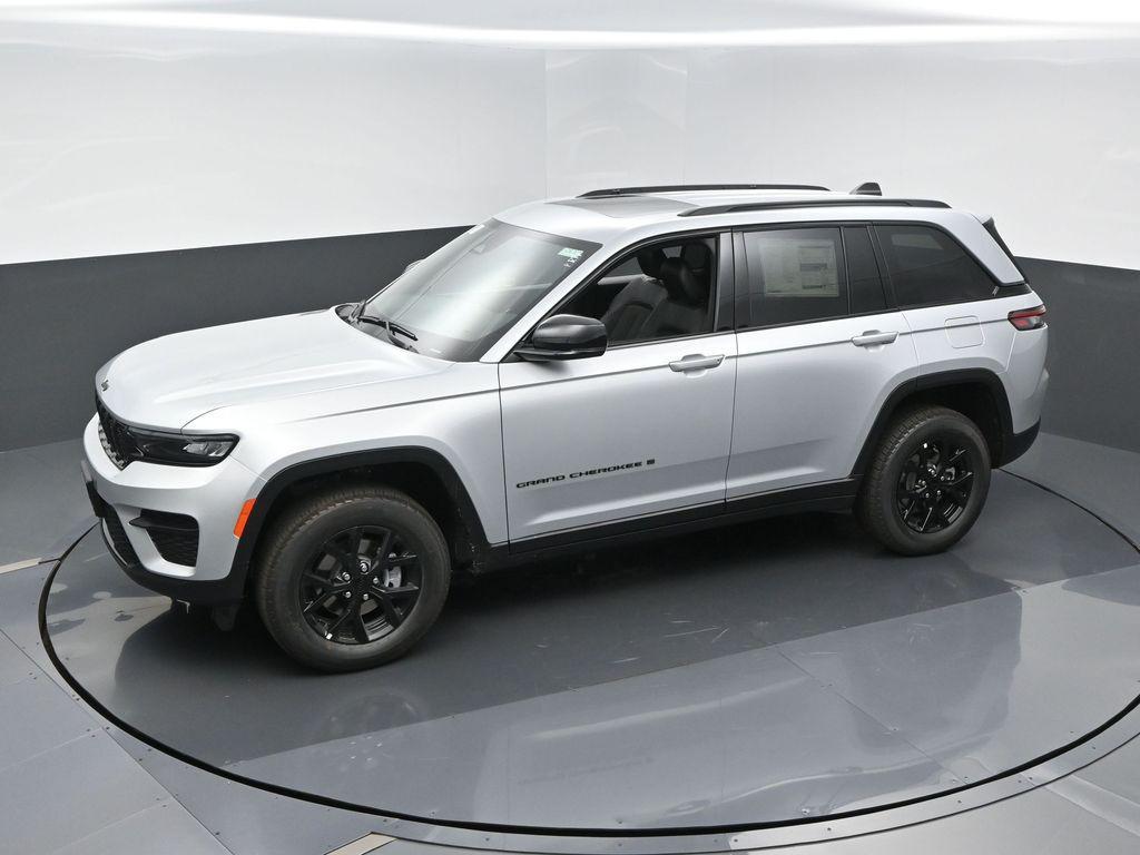 new 2025 Jeep Grand Cherokee car, priced at $44,480