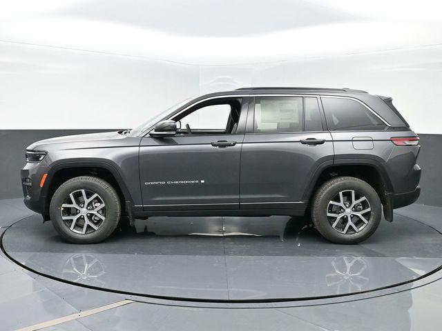 new 2025 Jeep Grand Cherokee car, priced at $50,235