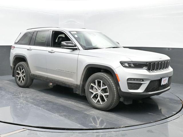 new 2025 Jeep Grand Cherokee car, priced at $50,235