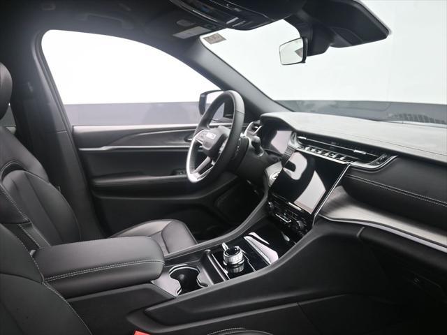 new 2025 Jeep Grand Cherokee car, priced at $44,286