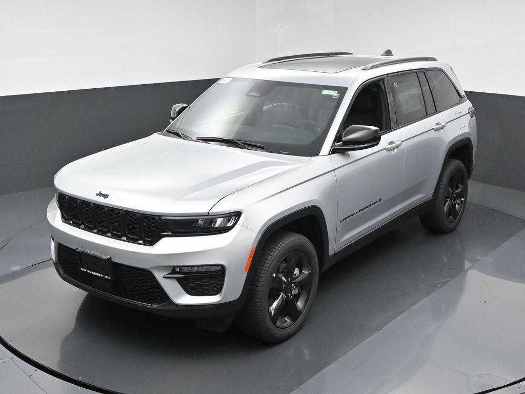 new 2025 Jeep Grand Cherokee car, priced at $49,235