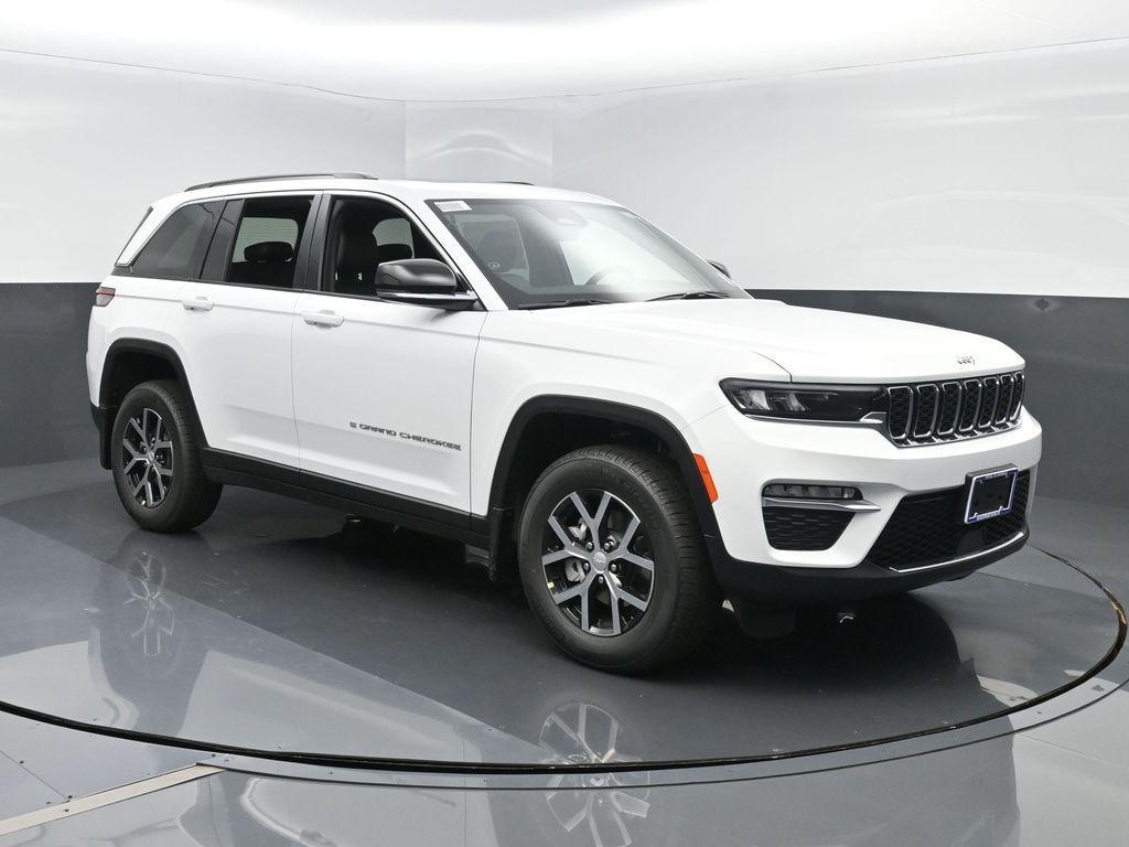 new 2025 Jeep Grand Cherokee car, priced at $46,090