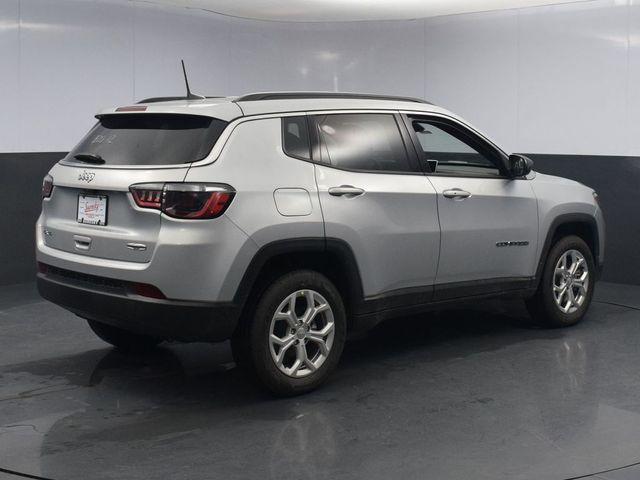 new 2024 Jeep Compass car, priced at $30,500