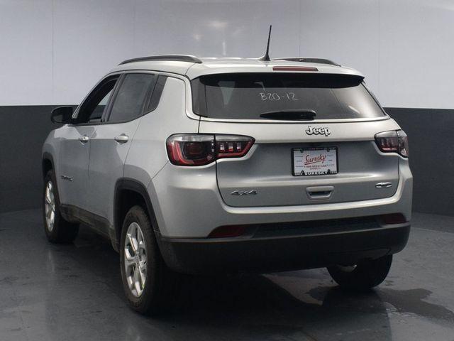 new 2024 Jeep Compass car, priced at $30,500