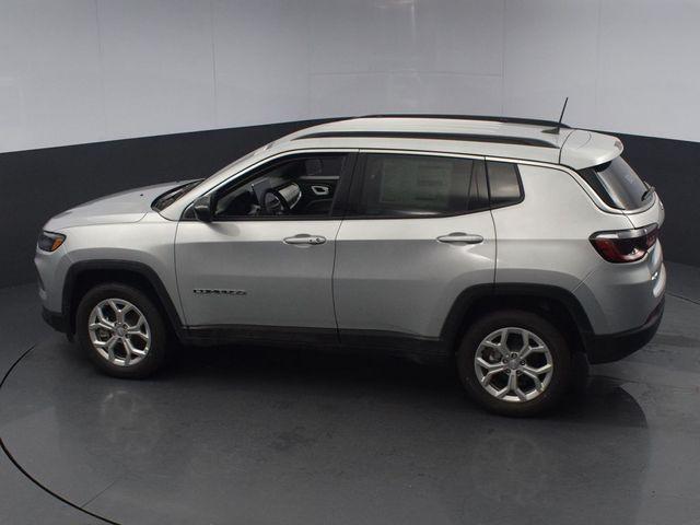 new 2024 Jeep Compass car, priced at $30,500