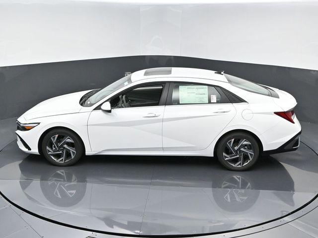 new 2025 Hyundai Elantra car, priced at $27,735