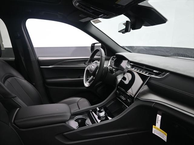 new 2025 Jeep Grand Cherokee car, priced at $52,340
